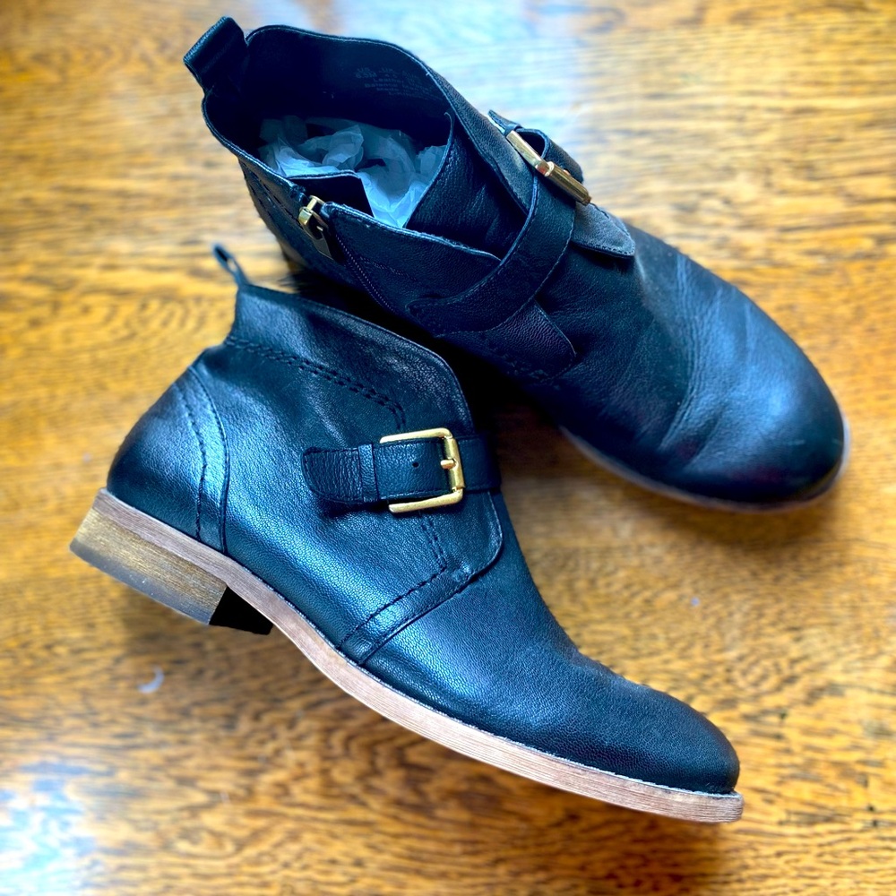 FRANCO SARTO Ankle Boots. Size 6.5.